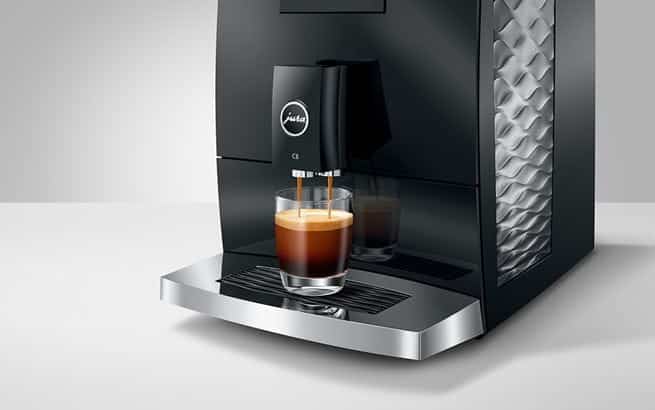 JURA C8 Piano Black preparing espresso with P.E.P. technology